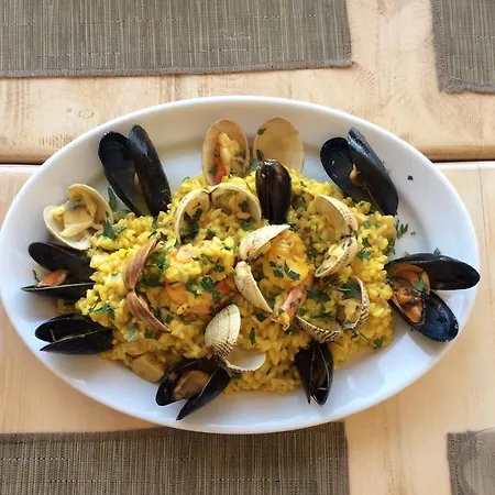 米科诺斯瑟琳酒店 *